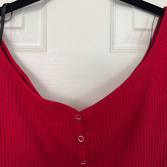 EUC Forever 21 Blouse Short Sleeve V Neck Ribbed Tee, Faux Buttons, Red, L - Picture 3 of 16